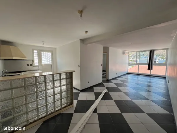 Appartement 2 pièces 56m2 - dernier étage + terrasse