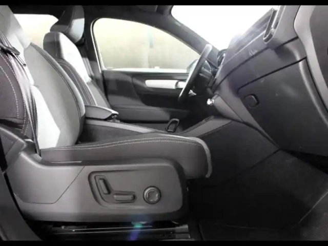 Volvo Xc40 t4 recharge 129 + 82ch plus dct 7 — photo 43