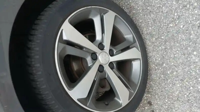 Peugeot 308 sw puretech 130ch s&amp;s bvm6 — photo 11