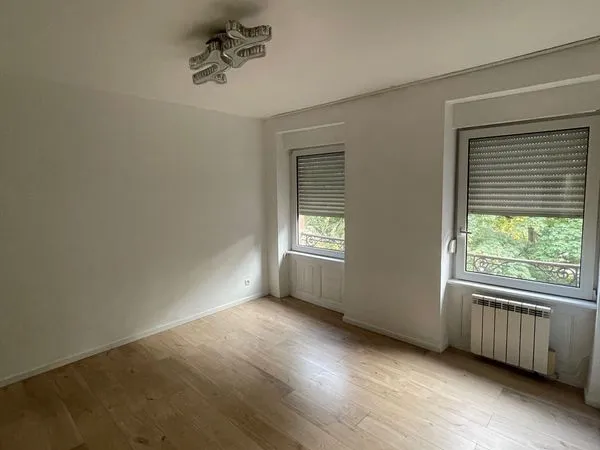 DISPONIBLE DE SUITE - Appartement F2 - T2 rénové - très bon état