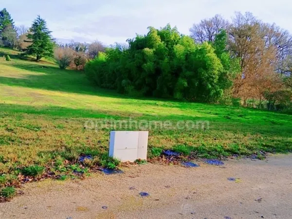 Terrain à batir de 1590 M2 - une chance unique dans le secteur " CONFLANS SUR LOING (45)"