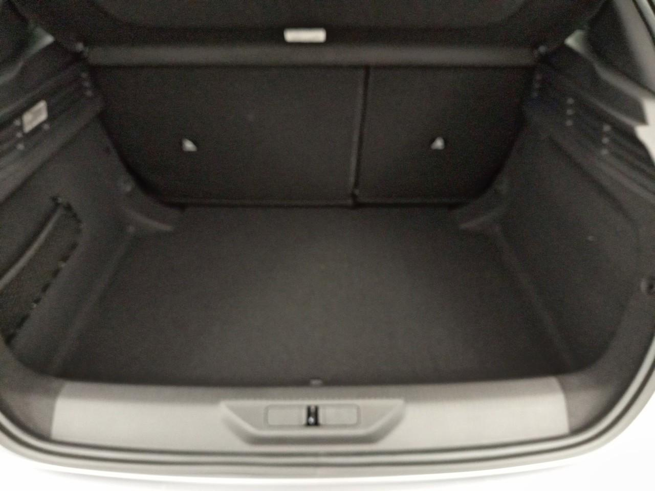 Peugeot 308 hybrid 145 e-dcs6 style — photo 14