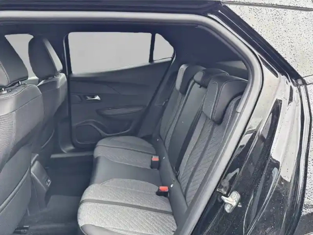 Peugeot 2008 puretech 130 s&amp;s eat8 — photo 12