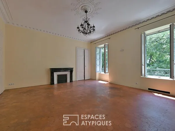 Appartement de caractère à proximité de la Maison Carrée