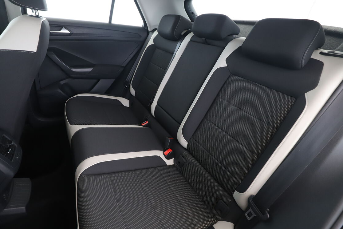 Volkswagen T-Roc 1.5 TSI EVO Carat — photo 13