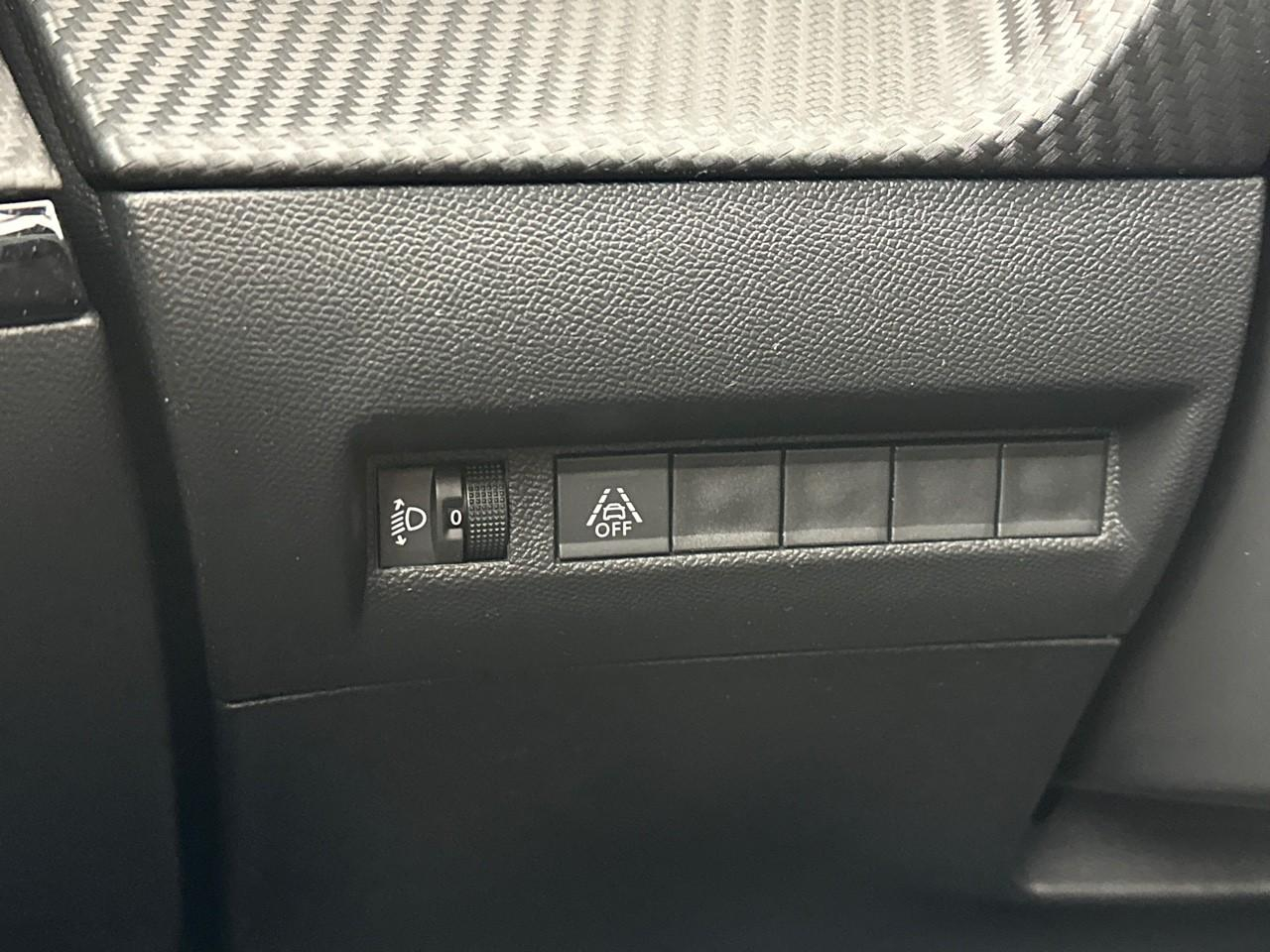 Peugeot 2008 puretech 130 s&s bvm6 allure pack — photo 16