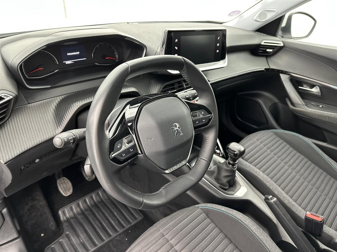 Peugeot 2008 puretech 100 s&s bvm6 style — photo 9