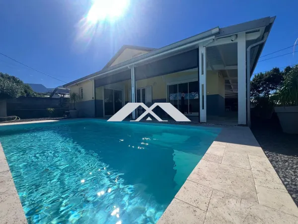 SAINT-JOSEPH - QUARTIER DES JACQUES | Villa avec piscine, vue