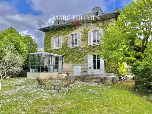 Maison 10 pièces 352 m²