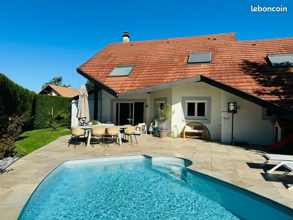 Belle maison familiale de 170 m² avec piscine chauffée - 4 chambres
