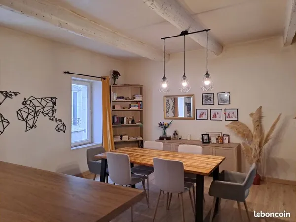 Maison de village avec 4 chambres, terrasse, garage
