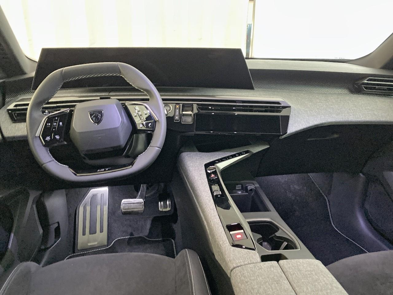 Peugeot 3008 hybrid 145 e-dcs6 gt — photo 8