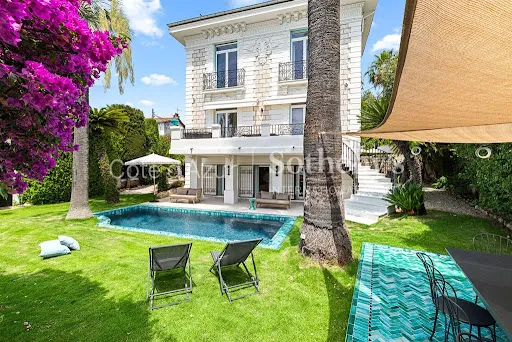 Maison 8 pièces 227 m²