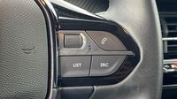 Peugeot 208 1.2 PureTech 100ch S&S Style 118g — photo 17
