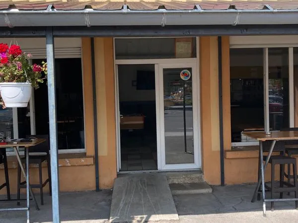 A vendre - bar avec logements