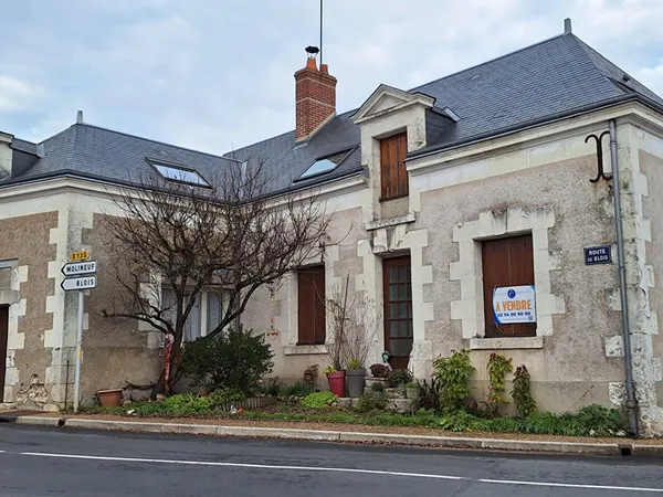 Maison de bourg à Chambon-sur-Cisse.
