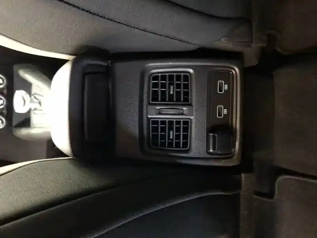 Renault Captur e-tech plug-in 160 — photo 31