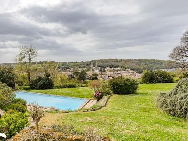 Maison 4 pièces 232 m²