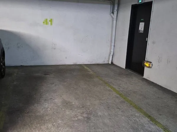 Parking 12 m²
