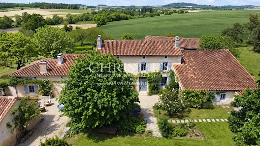 Maison 12 pièces 425 m²