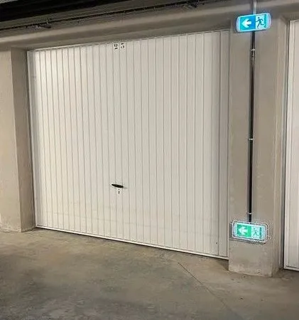 Garage fermé / box