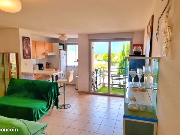 Appartement T3 meublé à louer l'année, climatisé avec piscine, parking et vue Canigou - St Estève