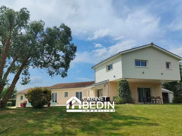 Maison 8 pièces 239 m²