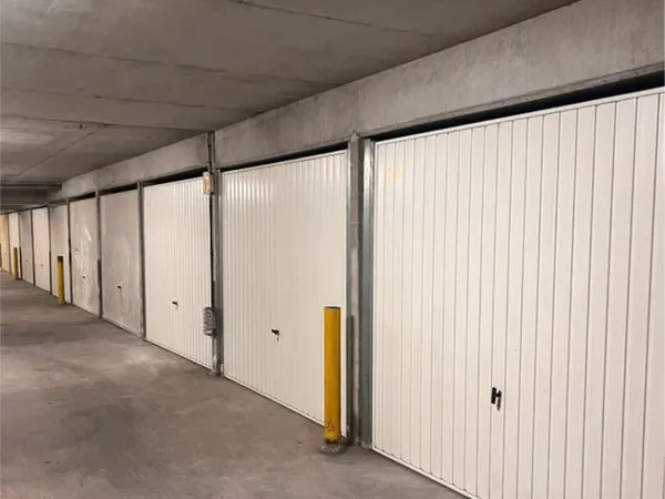 Parking box fermé