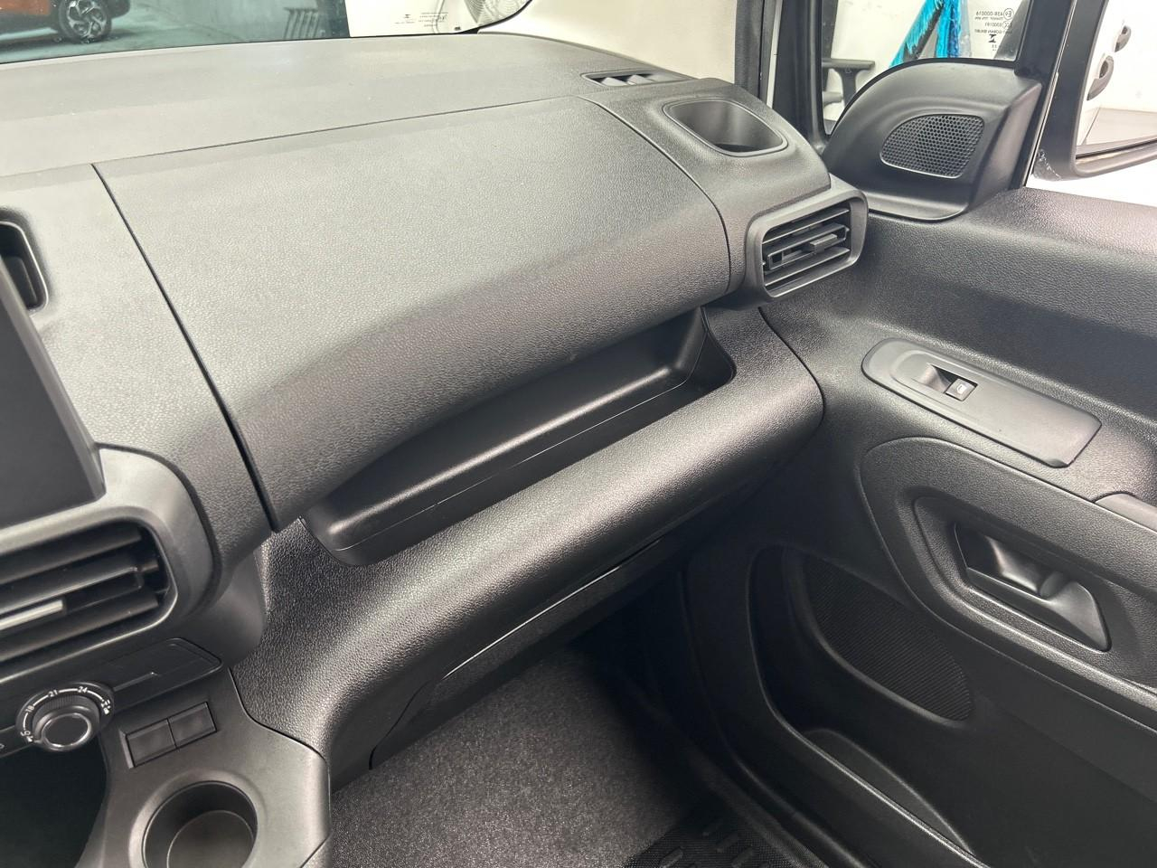 Peugeot Partner fourgon standard 650 kg bluehdi 75 bvm5 premium — photo 31