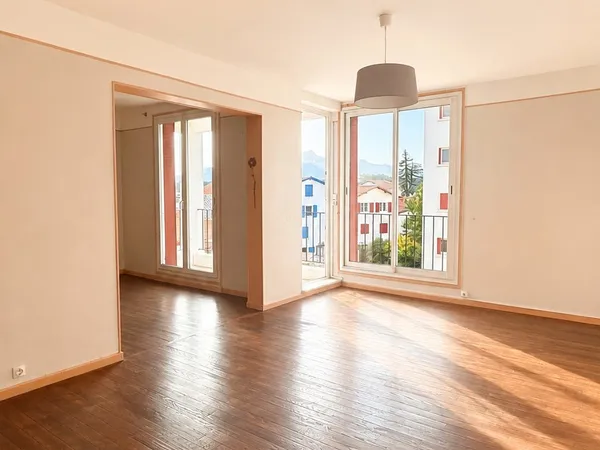 APPARTEMENT T3/4 73 m2 + GARAGE 18 m2 + CAVE 14m2
