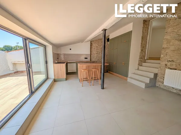 Maison en pierre rénovée avec opportunité espace pro - terrasse et garage