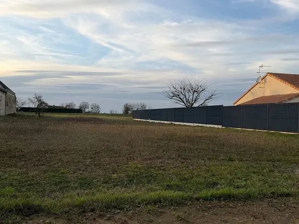 Terrain à bâtir à MARCAY