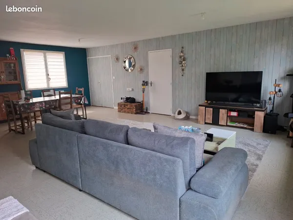 Maison de plain-pied à louer - 3 chambres - jardin - stationnement privé