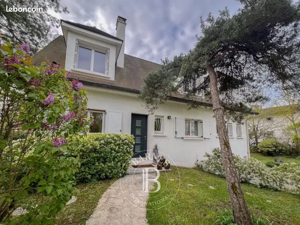 Propriété 9 pièces 208 m²