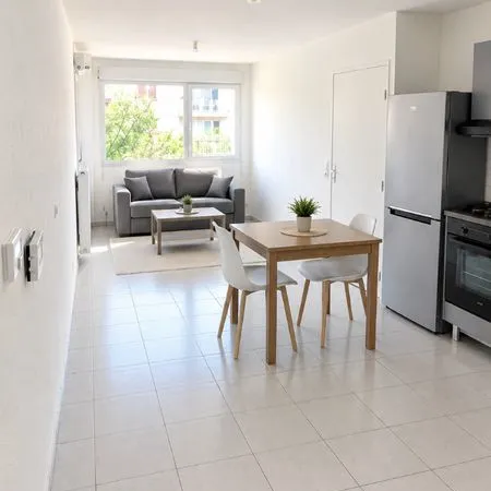 T2 meublé de 40 m² avec box fermé - Vénissieux