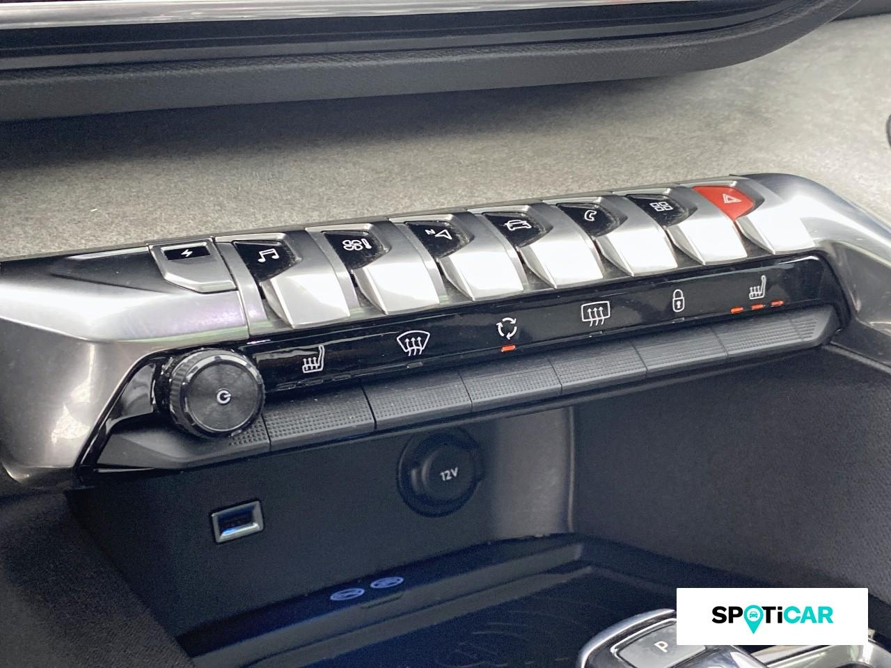 Peugeot 3008 hybrid4 300ch gt e-eat8 — photo 15