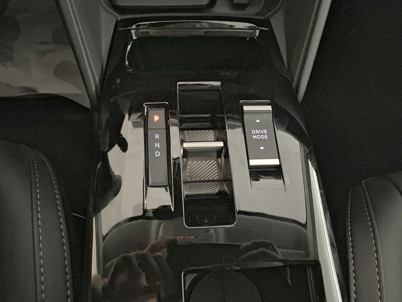 Citroën C4 X hybride 145 ch e-dcs6 max — photo 17