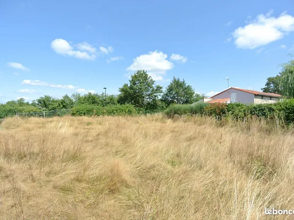 Terrain constructible de 528 m²