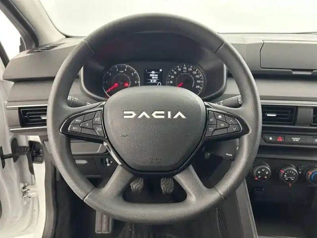 Dacia Sandero sce 65 — photo 24