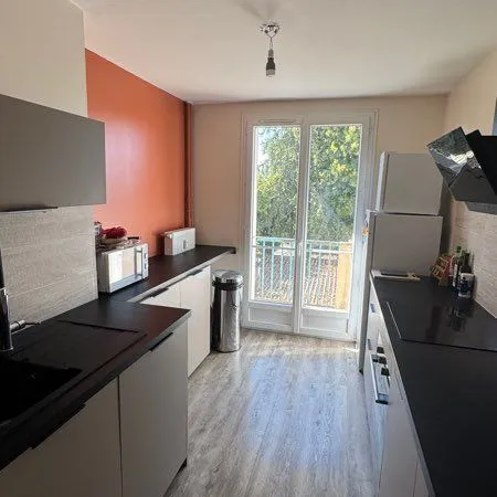 Location meublé - 70m2 - garage
