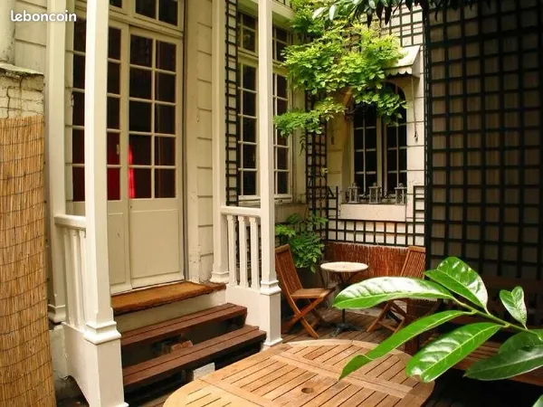 2 pièces meublé avec cour-terrasse privative