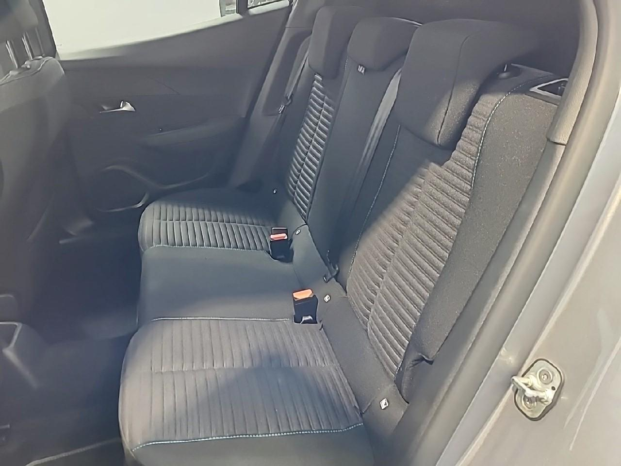 Peugeot 2008 puretech 100 s&s bvm6 style — photo 13