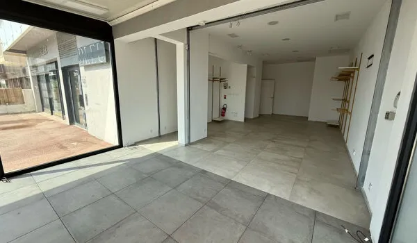Local commercial 64 m²