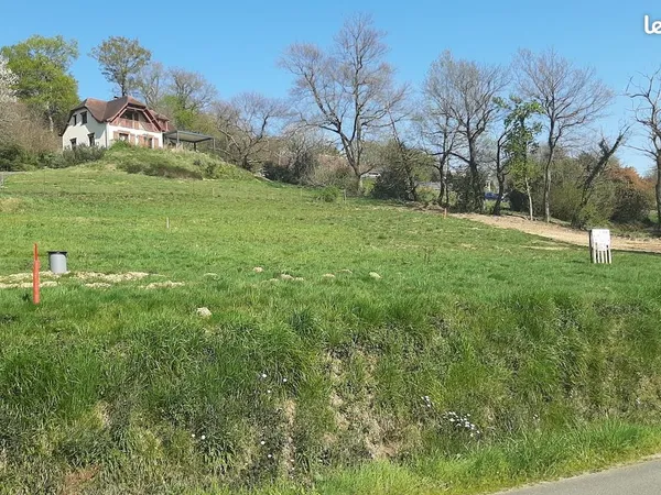 Terrain Viabilisé 1007m² à Labastide-Monrejeau