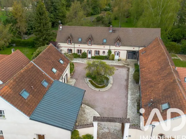 Maison 8 pièces 255 m²
