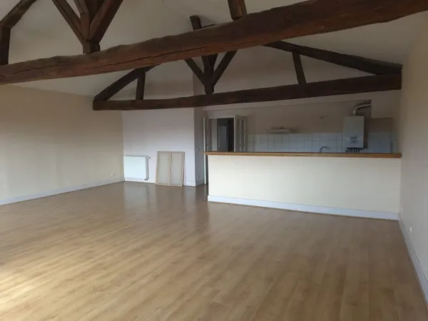 À LOUER SPACIEUX APPARTEMENT T4 DE 163 m2 À AUCH BASSE VIL