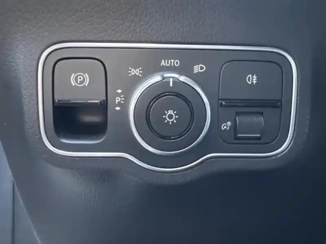 Mercedes Gla 200 progressive line — photo 16