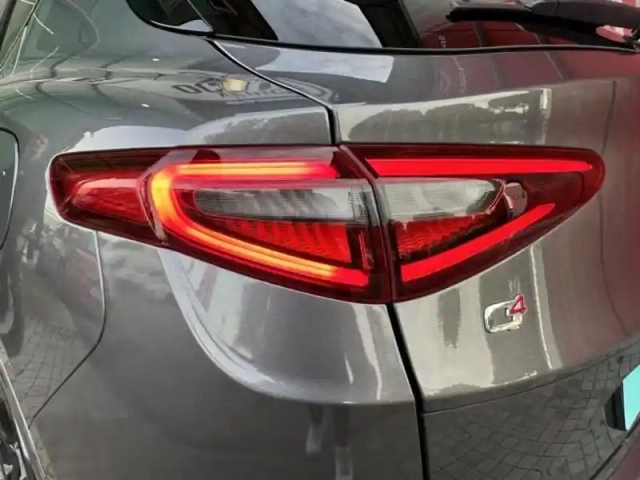 Alfa Romeo Stelvio 2.2 diesel 210ch veloce q4 at8 my22 — photo 7