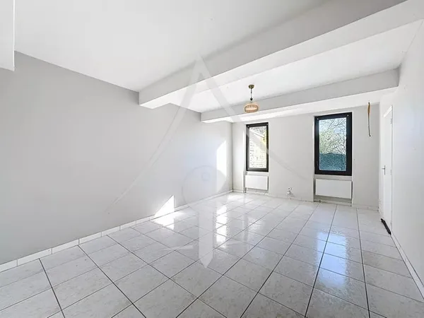 Maison de village 113 m² à Mauzac — Potentiel et charme authentique à saisir