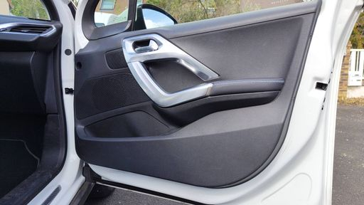Peugeot 2008 1.2 PureTech 110 EAT6 - Crossway – 2019 – 34165 km – Essence – Boîte Automatique — photo 31